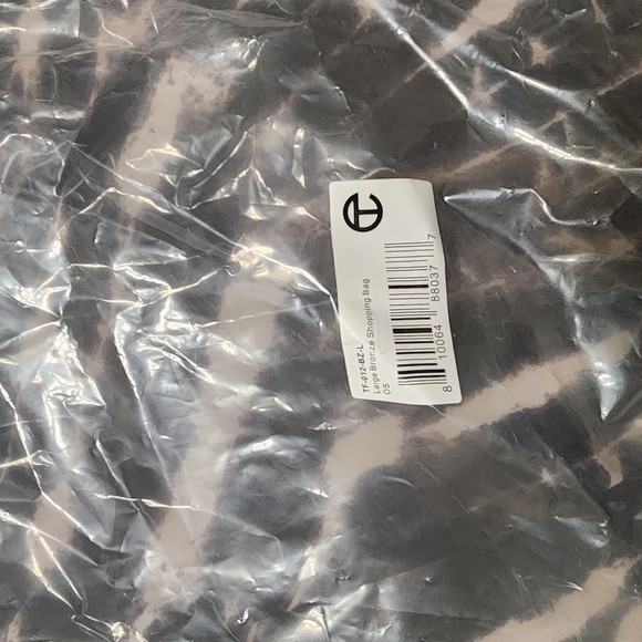 Telfar Metallic Tote Bag - Picture 5 of 6